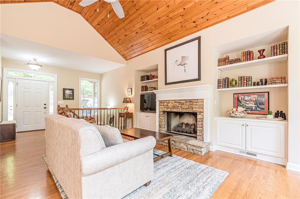 185 Crested Fern Lane