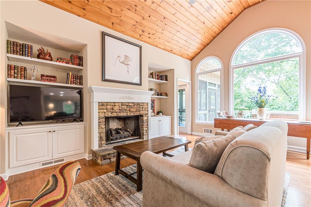 185 Crested Fern Lane