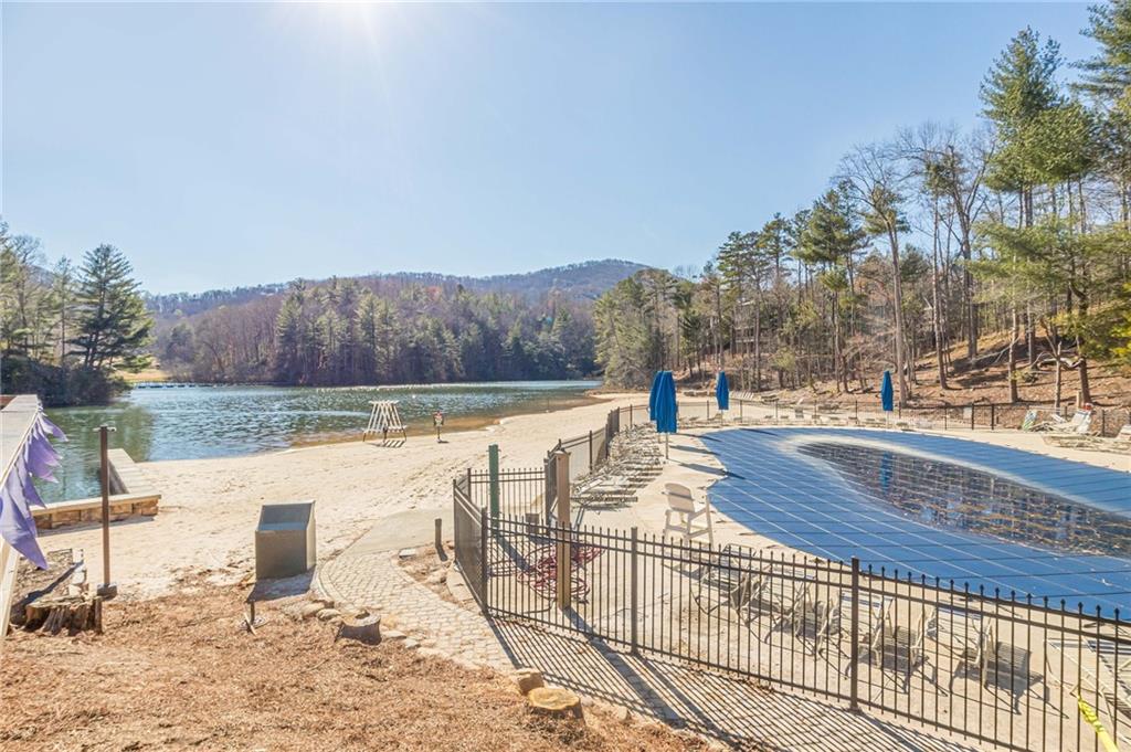 185 Crested Fern Lane
