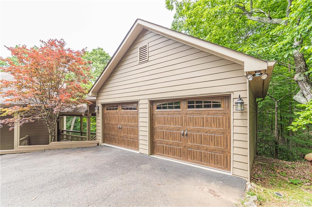 185 Crested Fern Lane