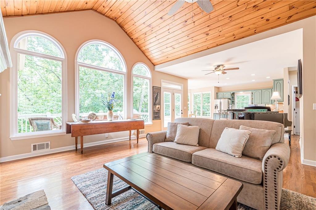185 Crested Fern Lane