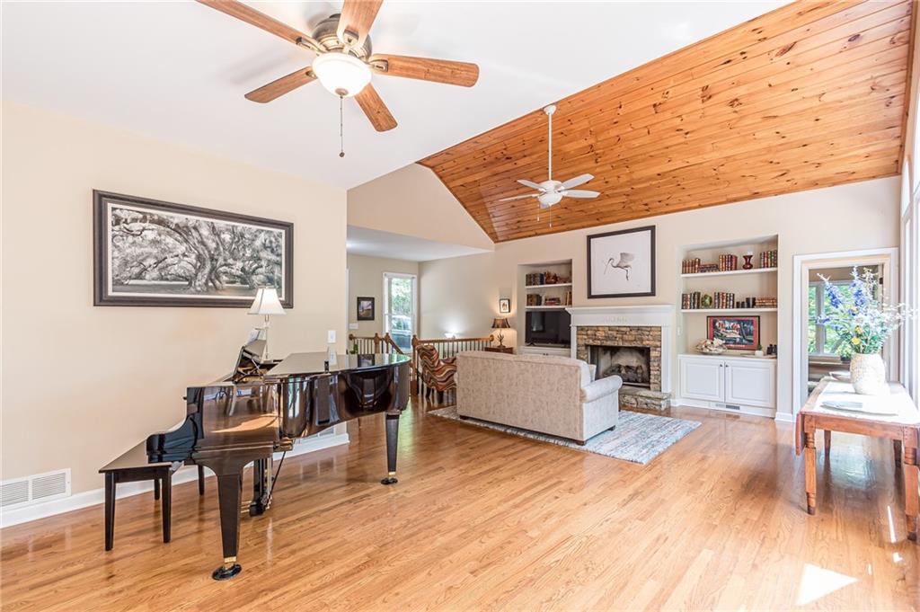 185 Crested Fern Lane