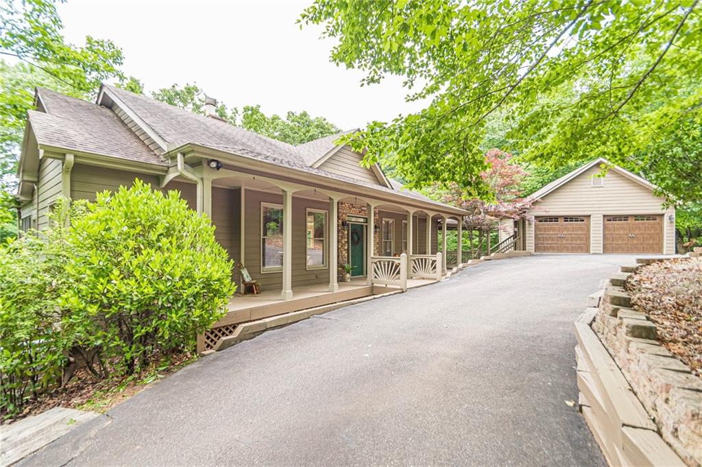 185 Crested Fern Lane