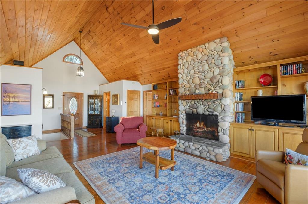 888 Ridgeview Drive