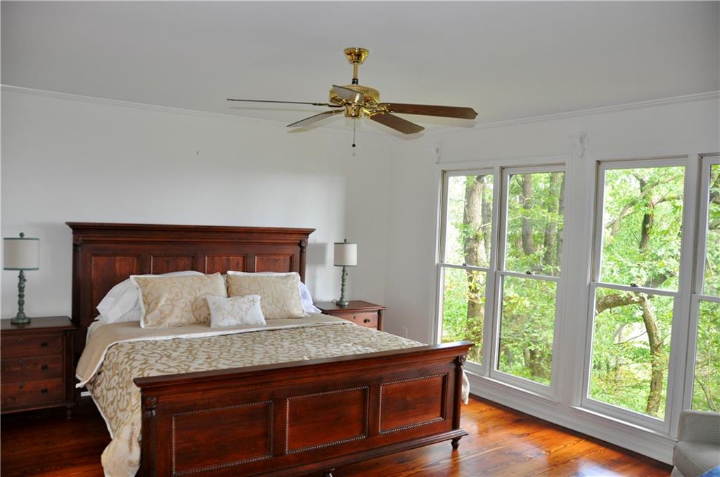 888 Ridgeview Drive