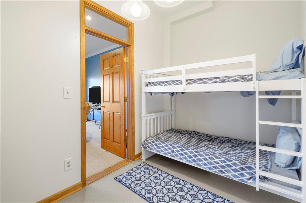 888 Ridgeview Drive