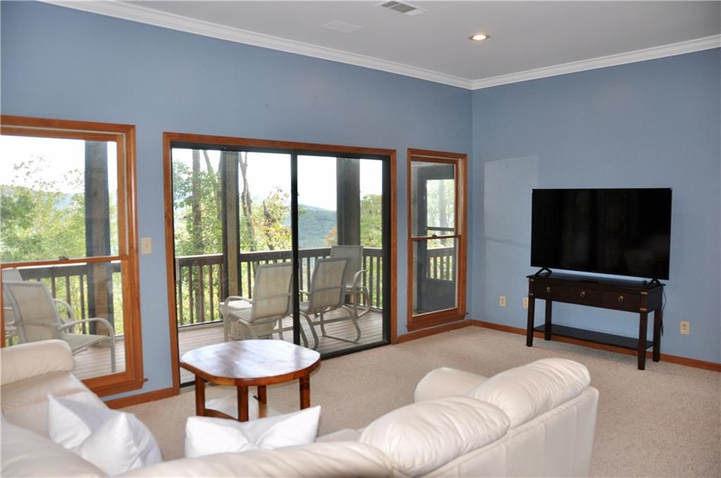 888 Ridgeview Drive