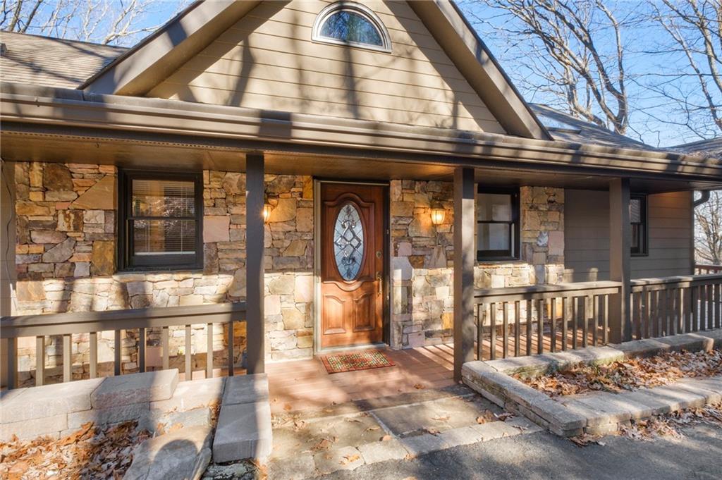 888 Ridgeview Drive