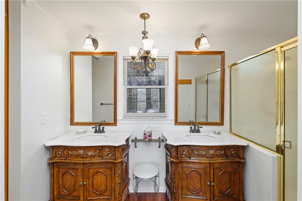 888 Ridgeview Drive