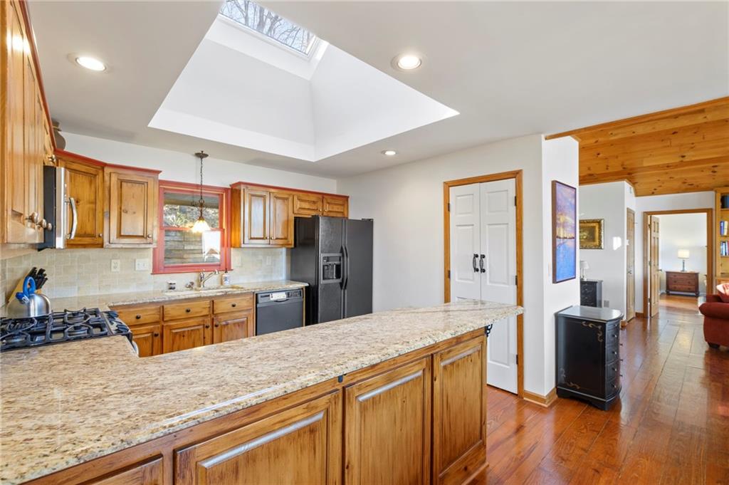 888 Ridgeview Drive