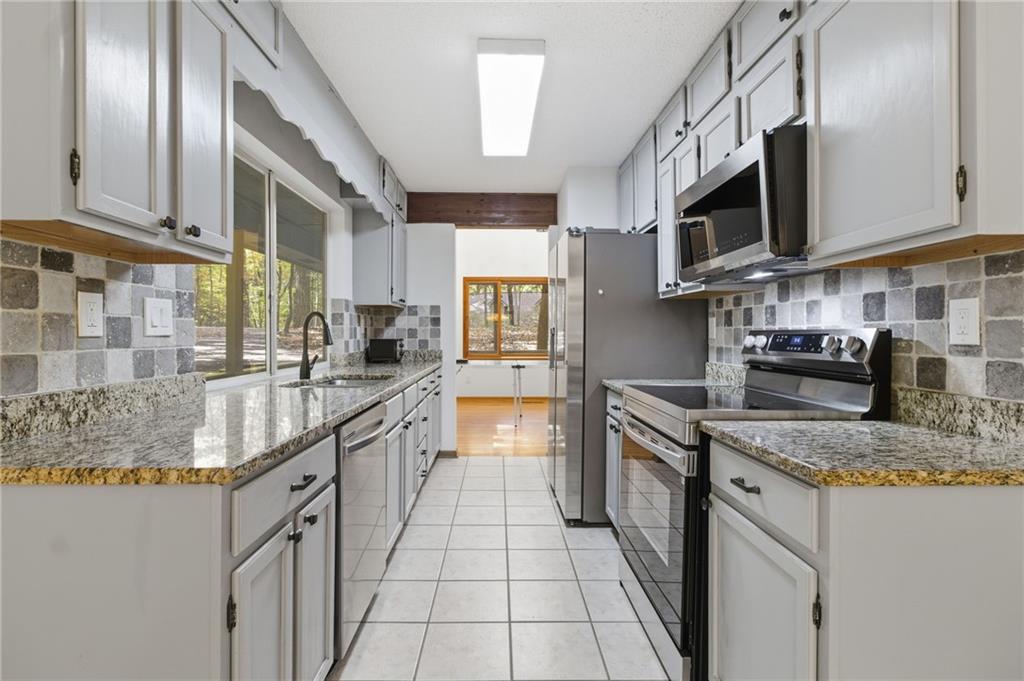 24 White Oak Knoll
