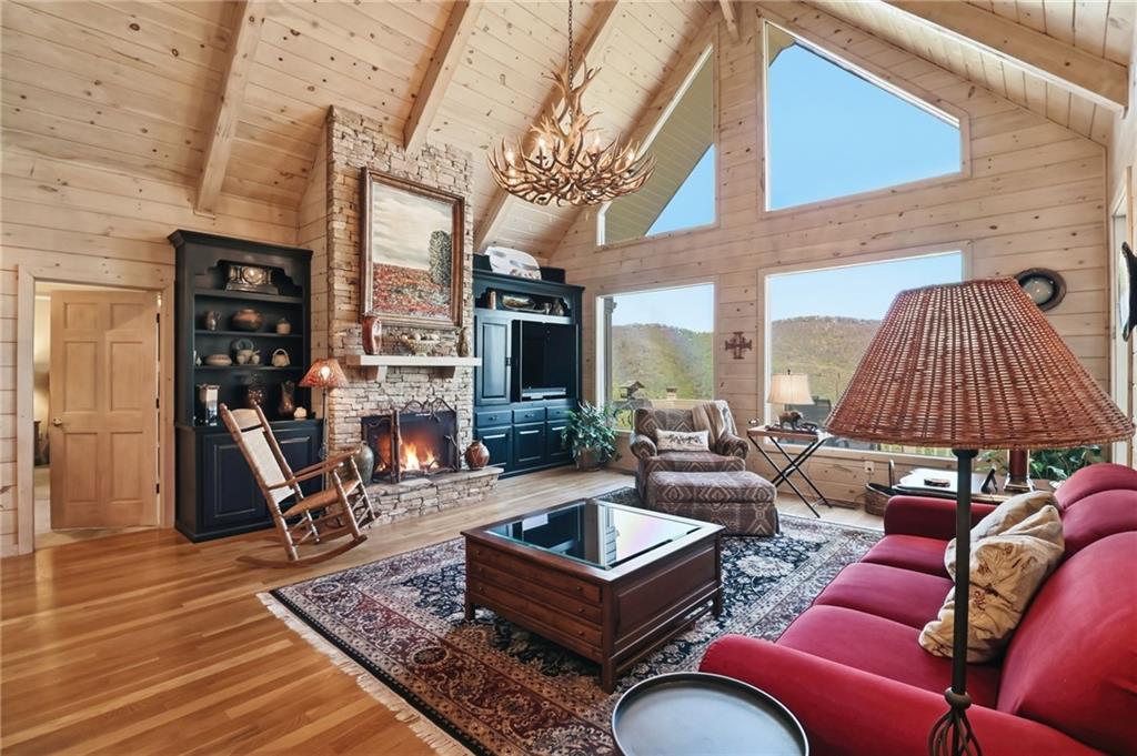 1692 Ridgeview Drive