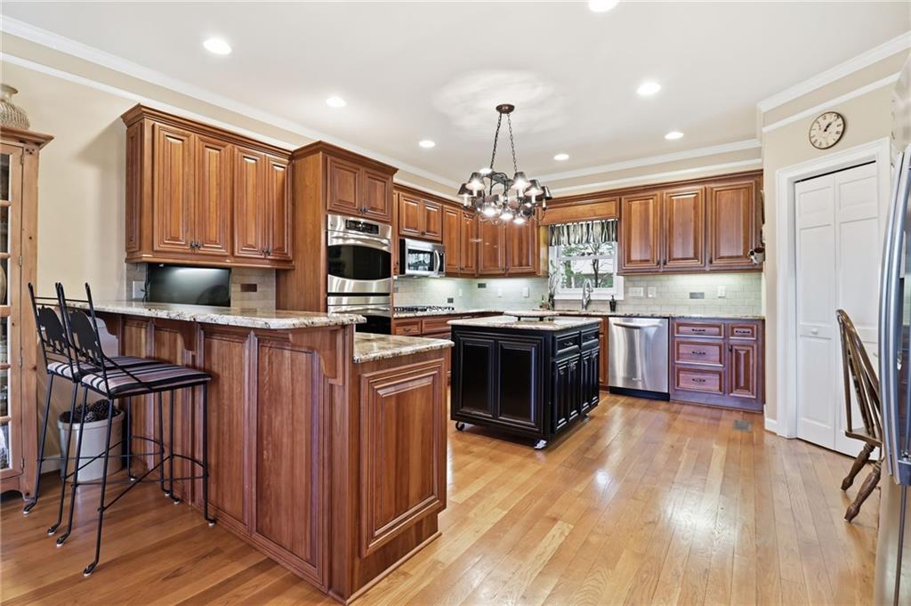 1692 Ridgeview Drive