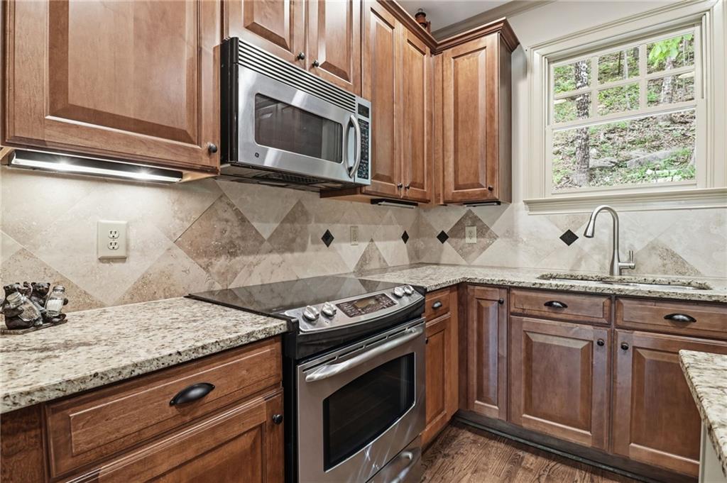 1105 Valley View Drive