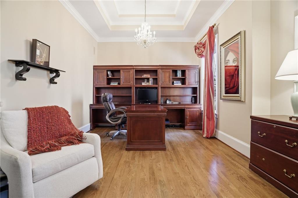 1021 Falcon Heights