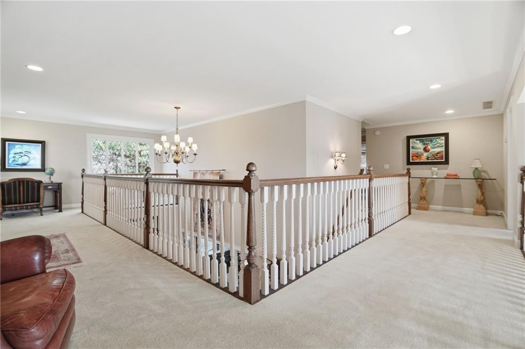 1021 Falcon Heights