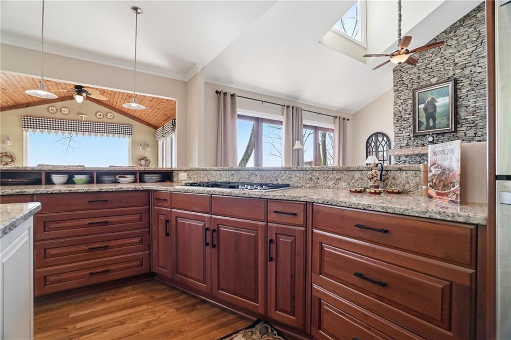 1021 Falcon Heights