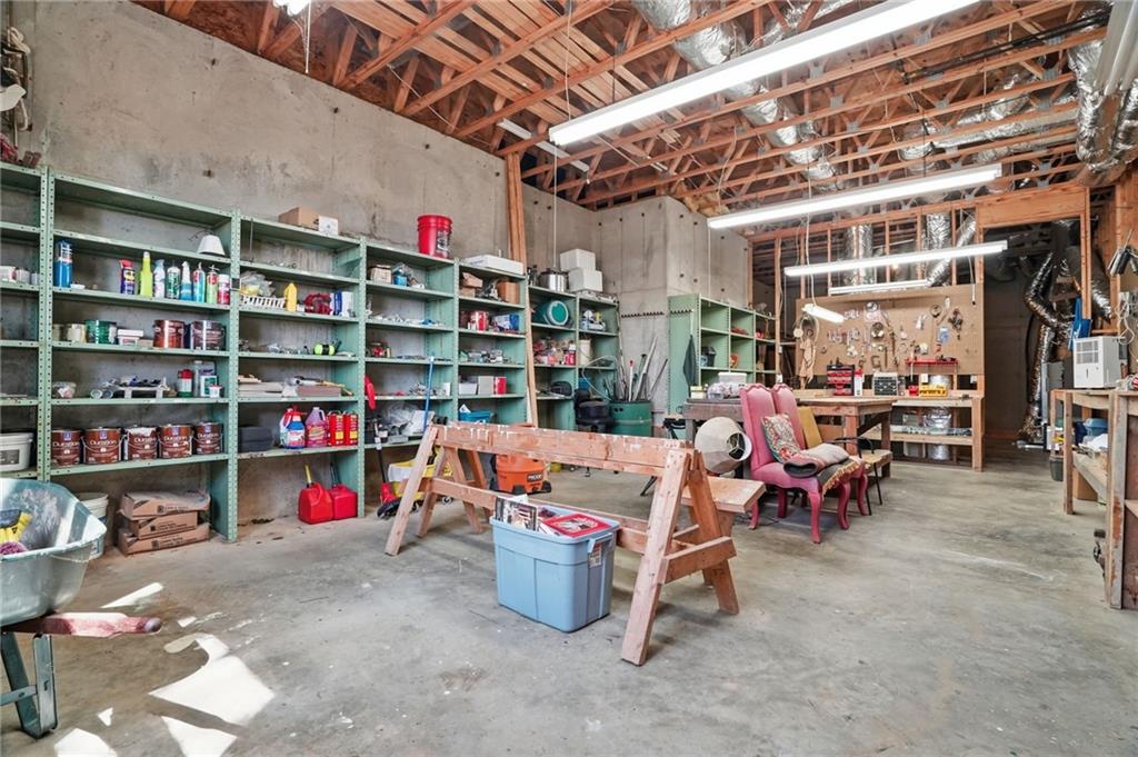 1021 Falcon Heights
