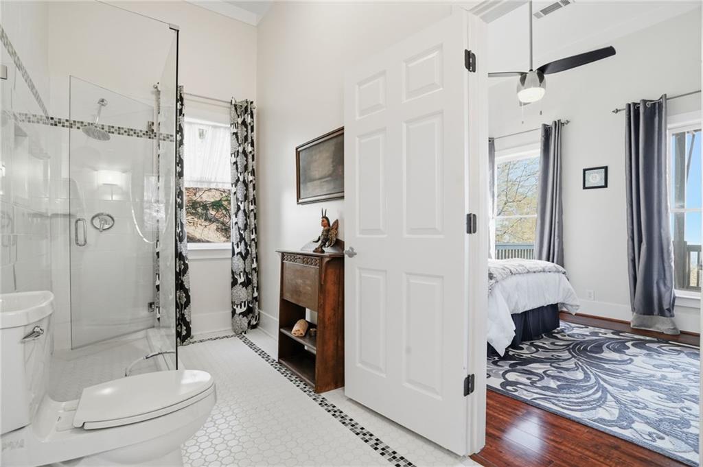 1021 Falcon Heights