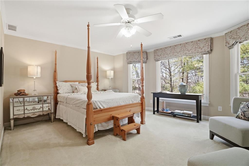 1021 Falcon Heights