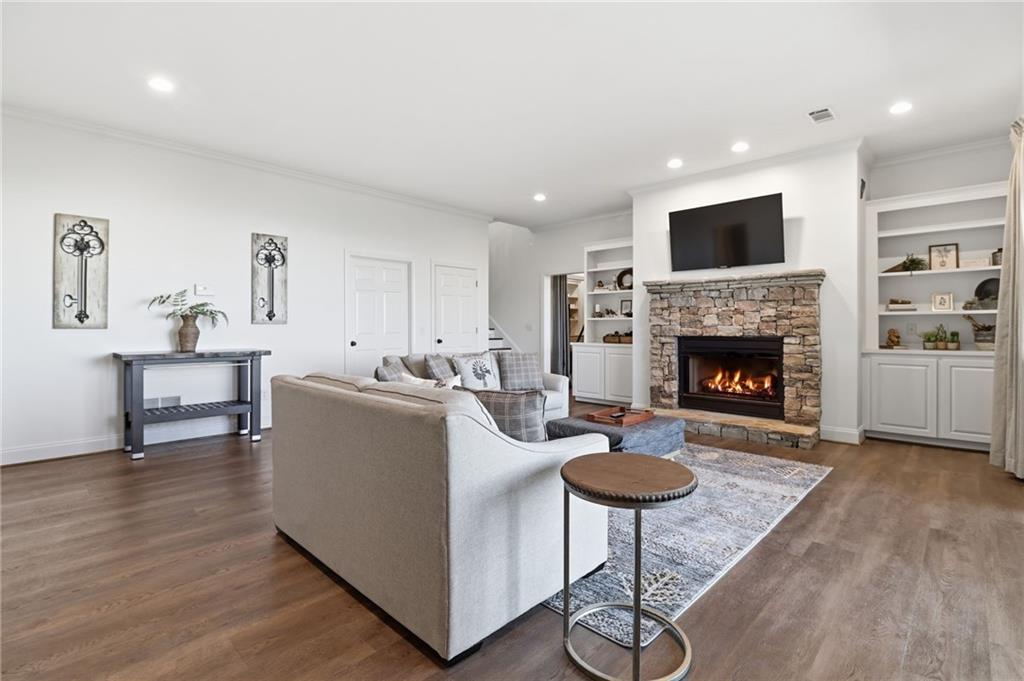 1837 Ridgeview Drive
