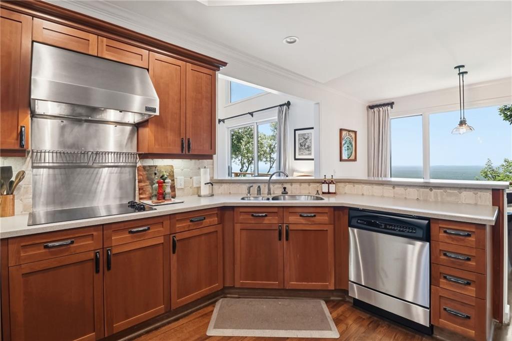 1837 Ridgeview Drive