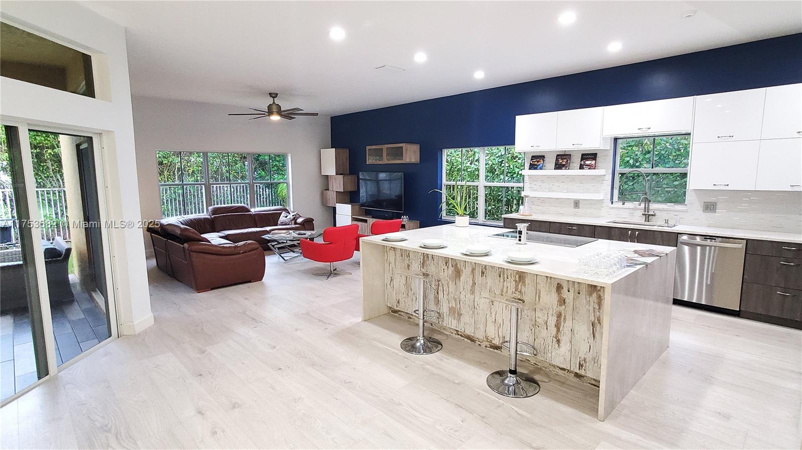 4255 Palmetto Trl # 1