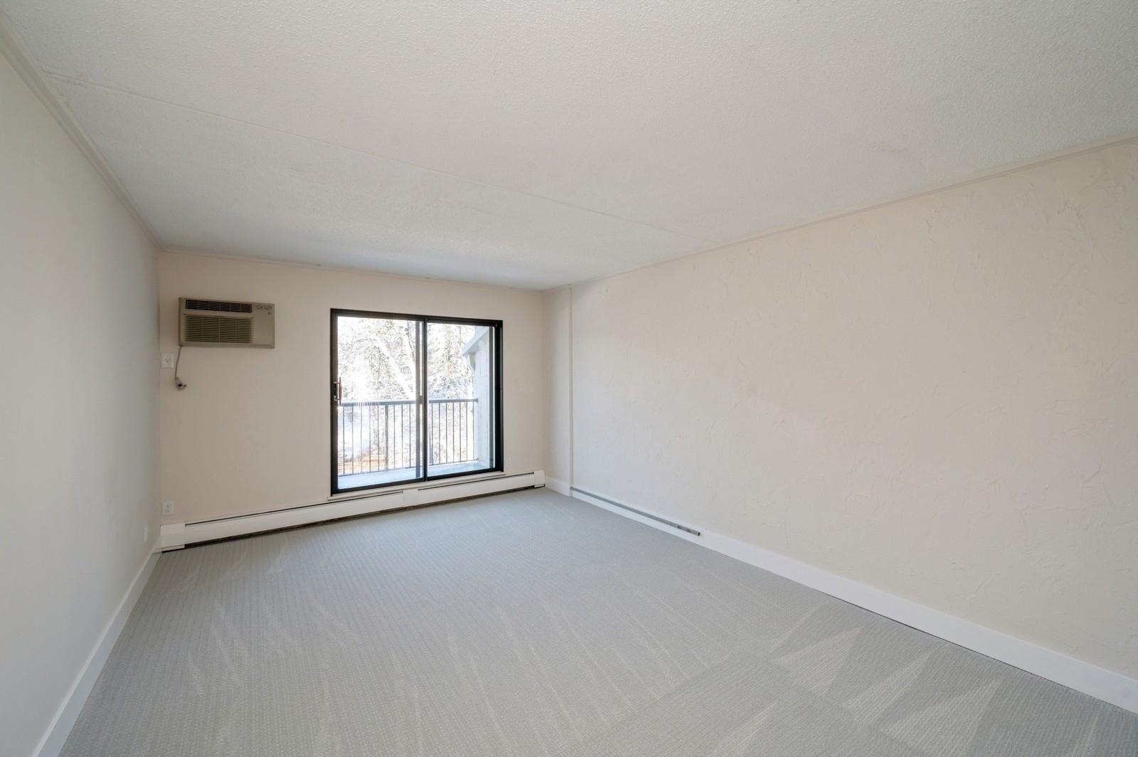 10531 Cedar Lake Road Unit: 517
