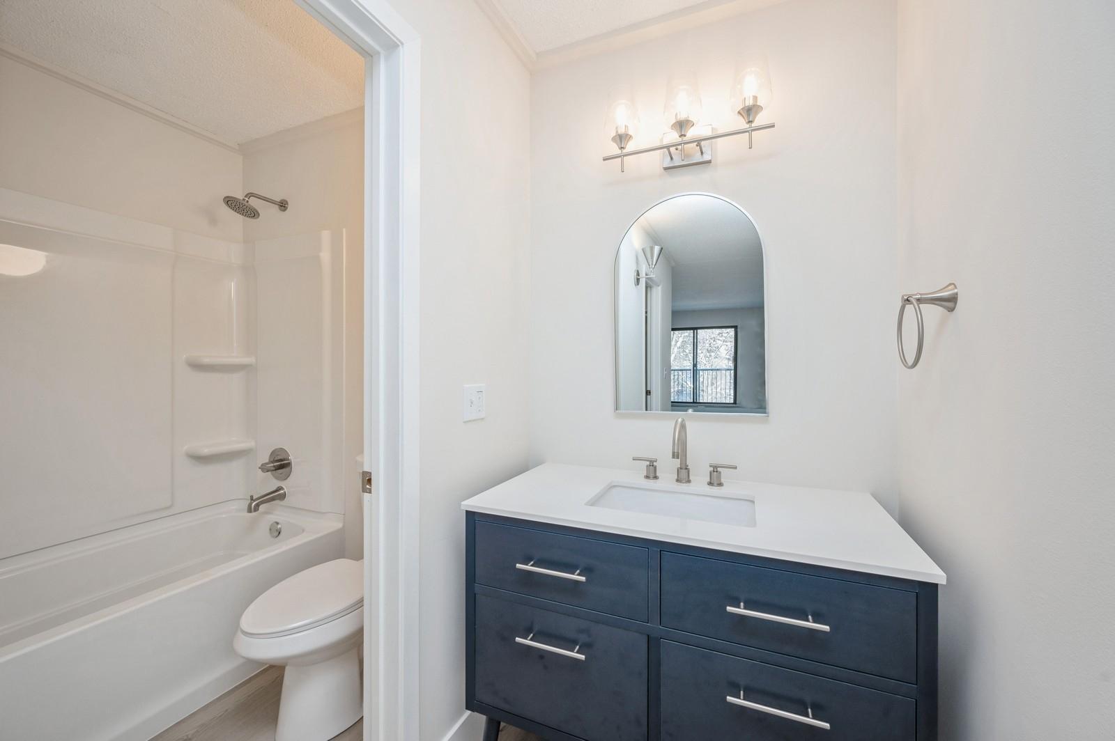 10531 Cedar Lake Road Unit: 517