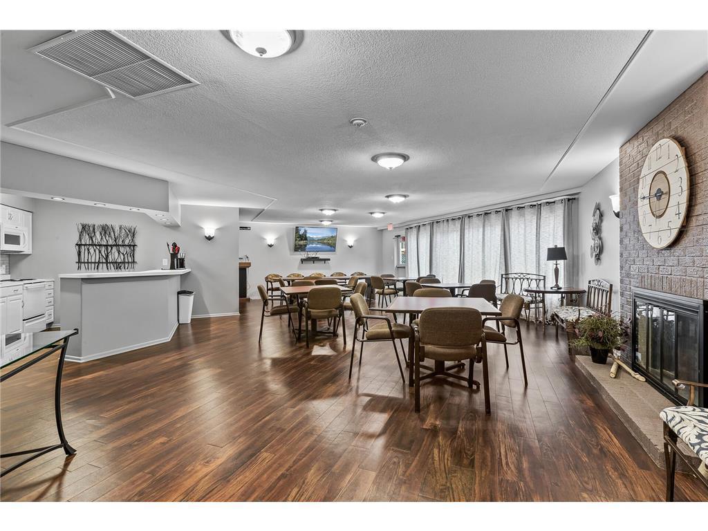 10531 Cedar Lake Road Unit: 517