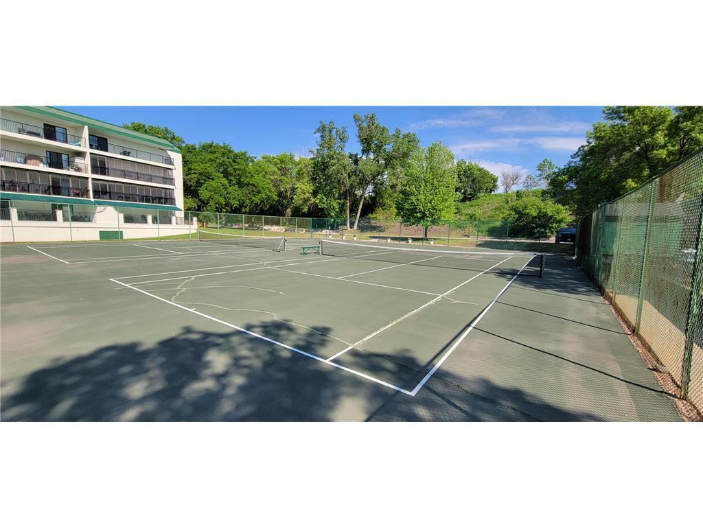 10531 Cedar Lake Road Unit: 517
