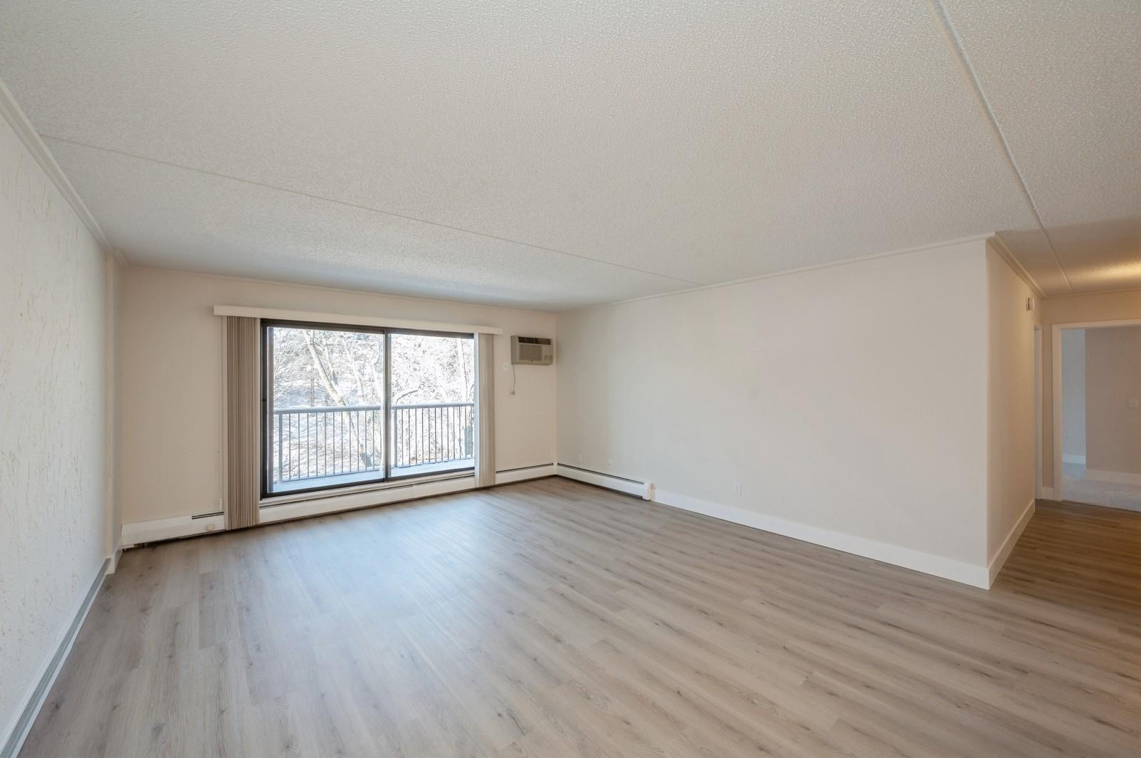 10531 Cedar Lake Road Unit: 517