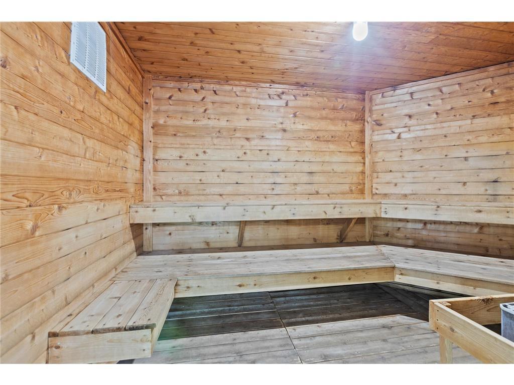 10531 Cedar Lake Road Unit: 517