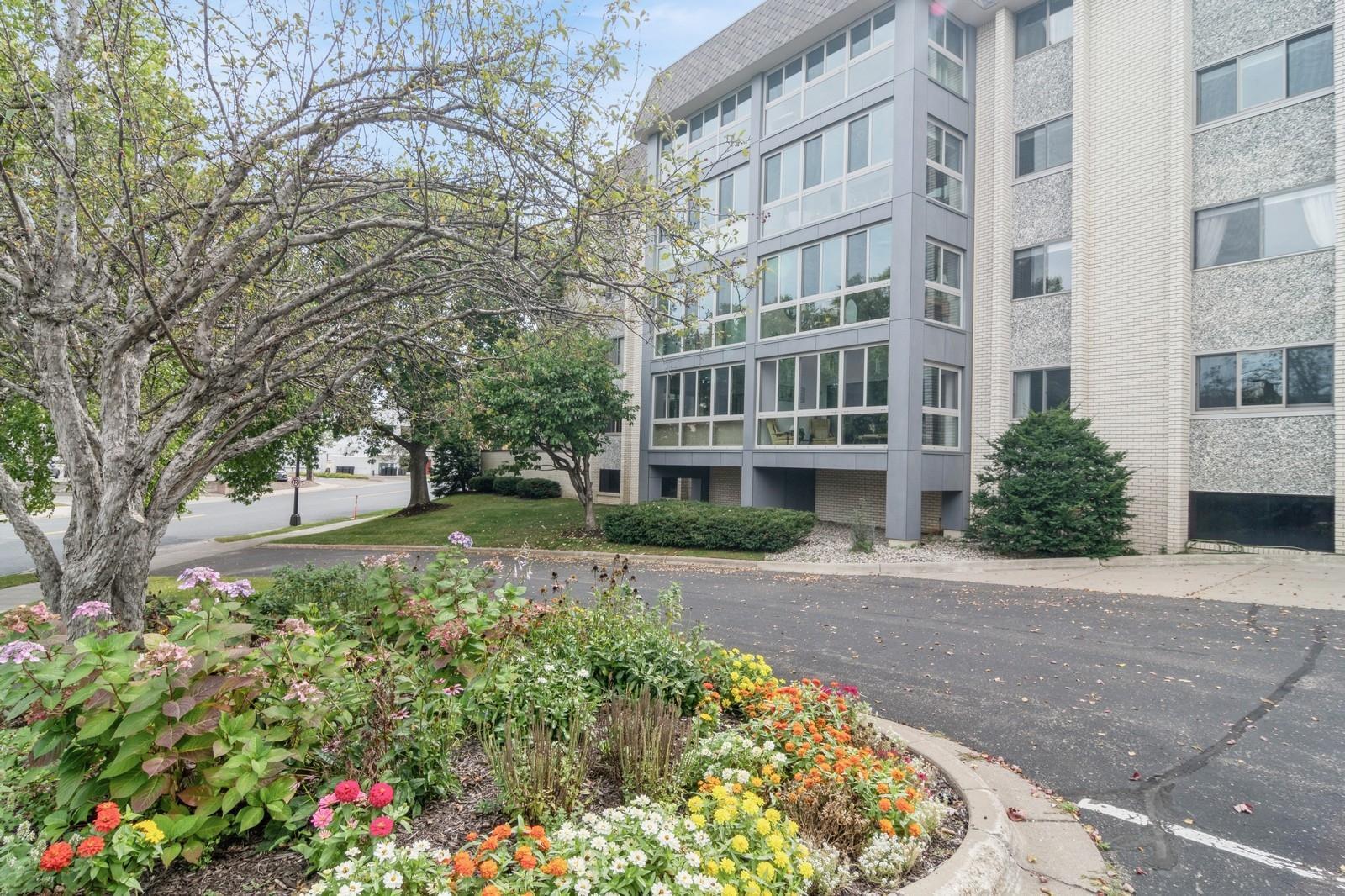 4075 West 51st Street Unit: 403