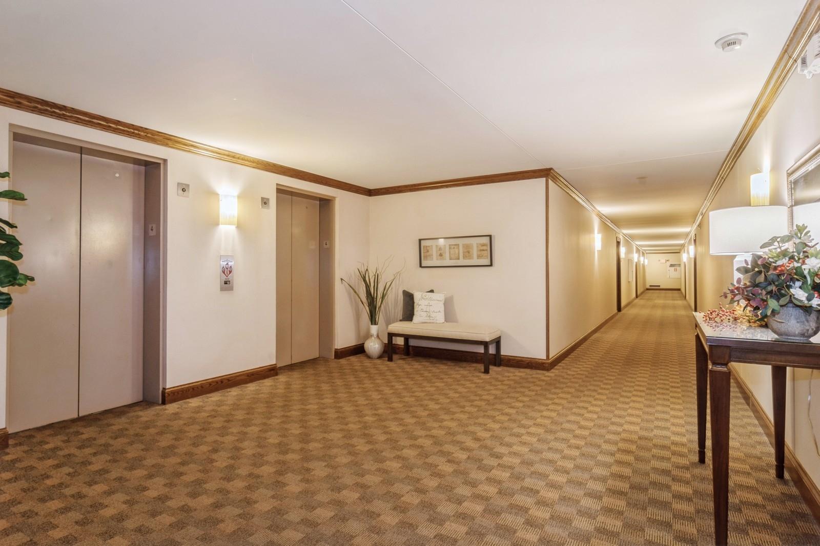 4075 West 51st Street Unit: 403