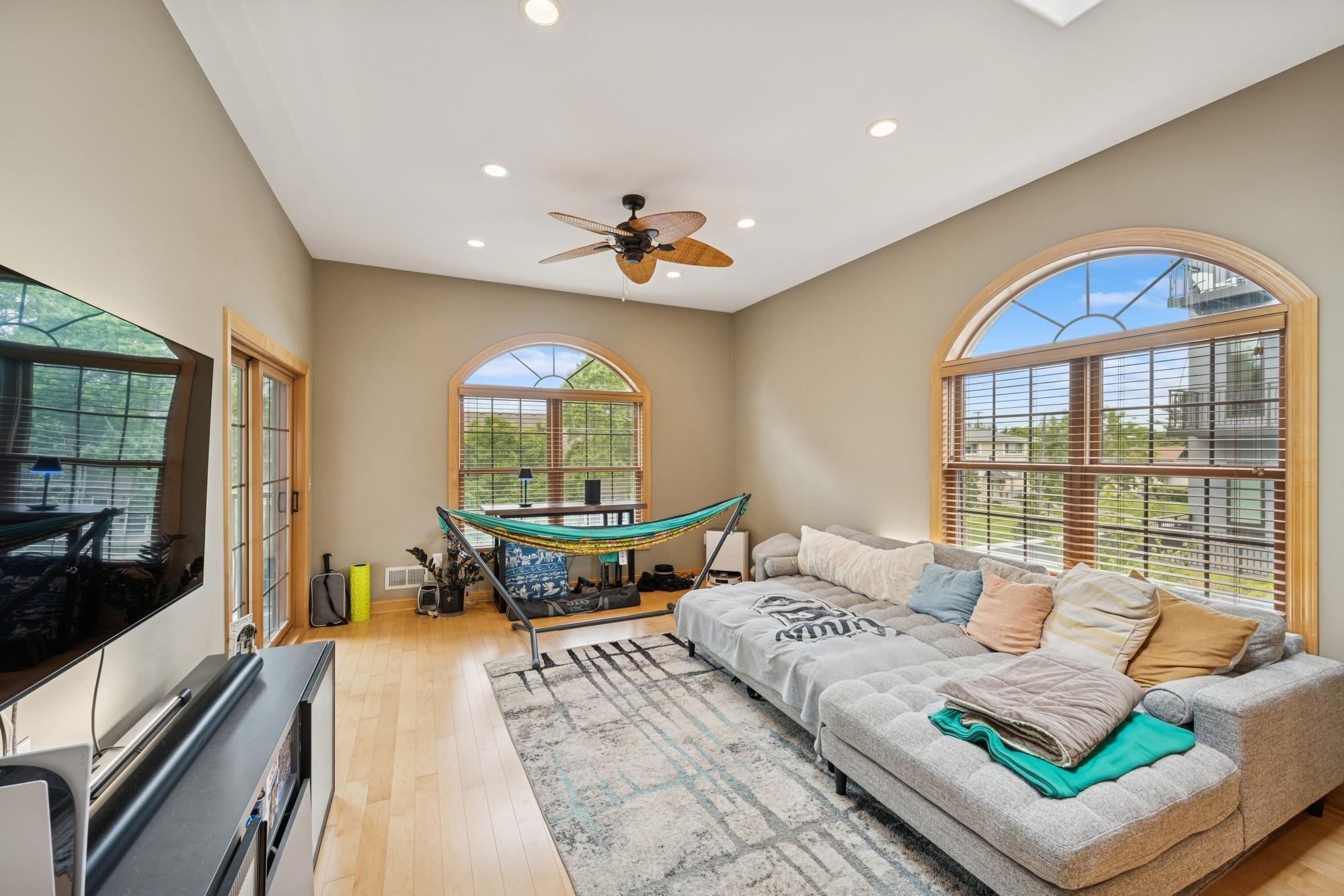 3125 Inglewood Avenue S Unit: 201