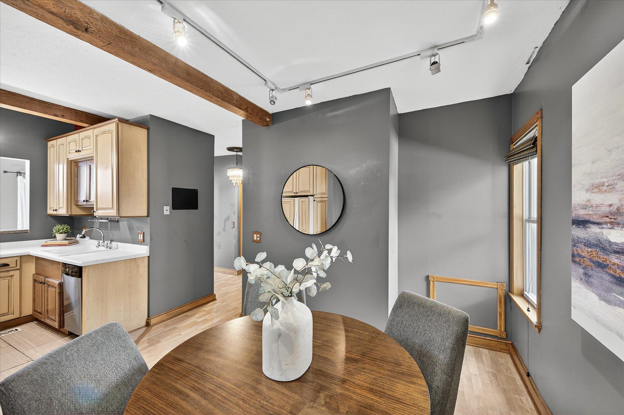 735 Madison Street NE