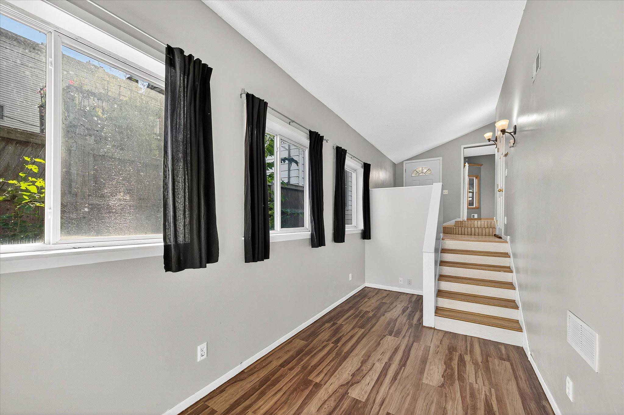 735 Madison Street NE