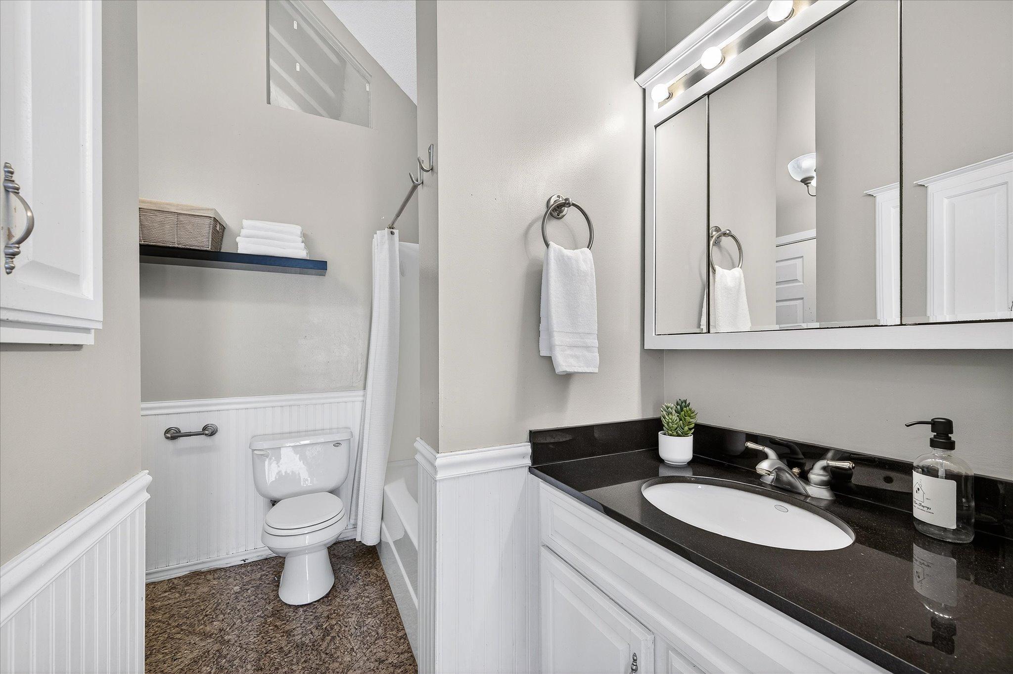 735 Madison Street NE