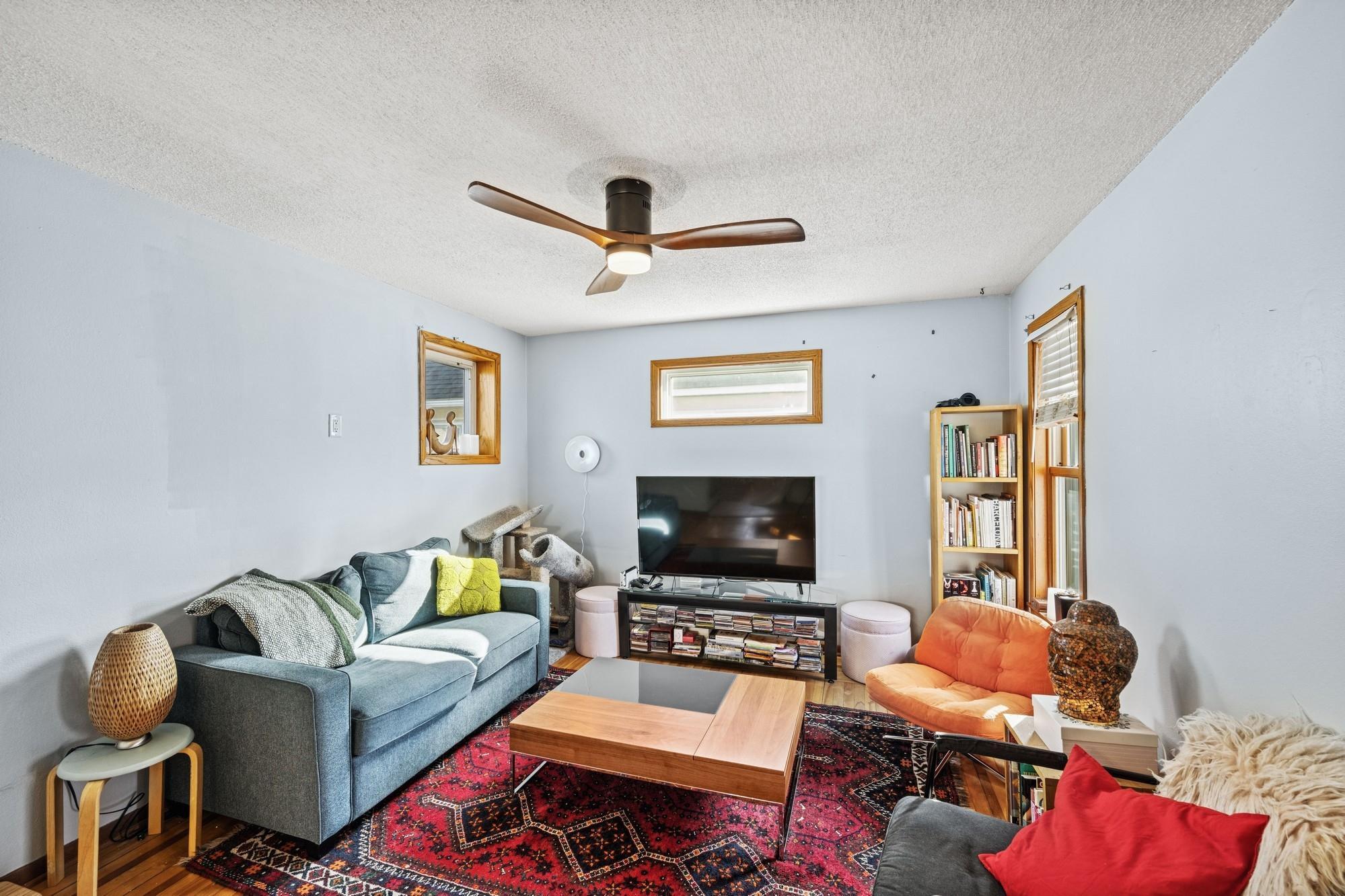 735 Madison Street NE