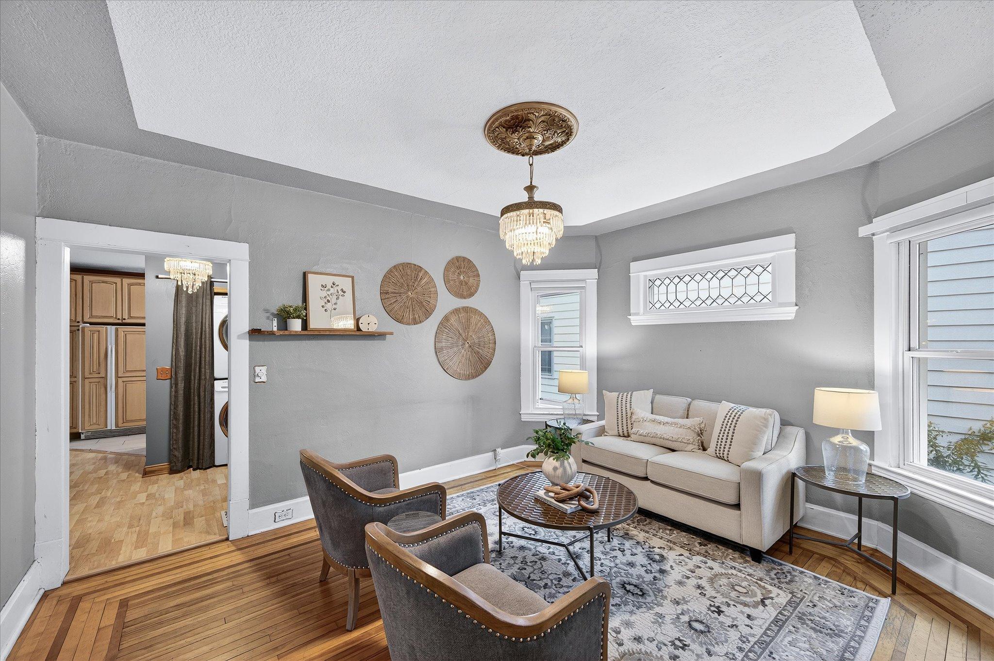 735 Madison Street NE