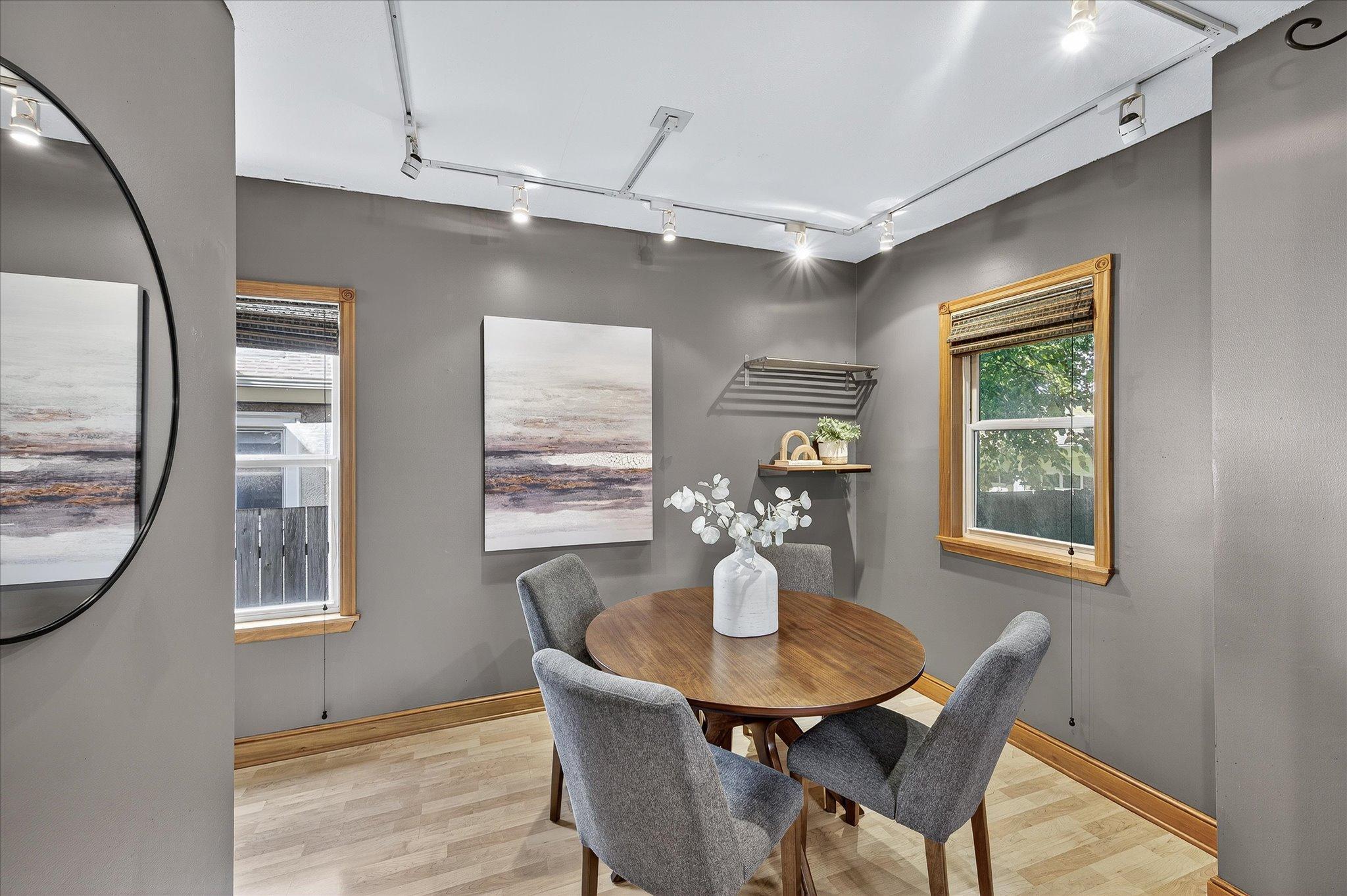 735 Madison Street NE