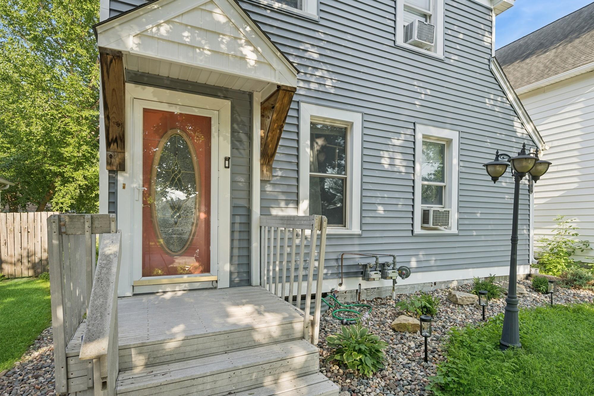 735 Madison Street NE