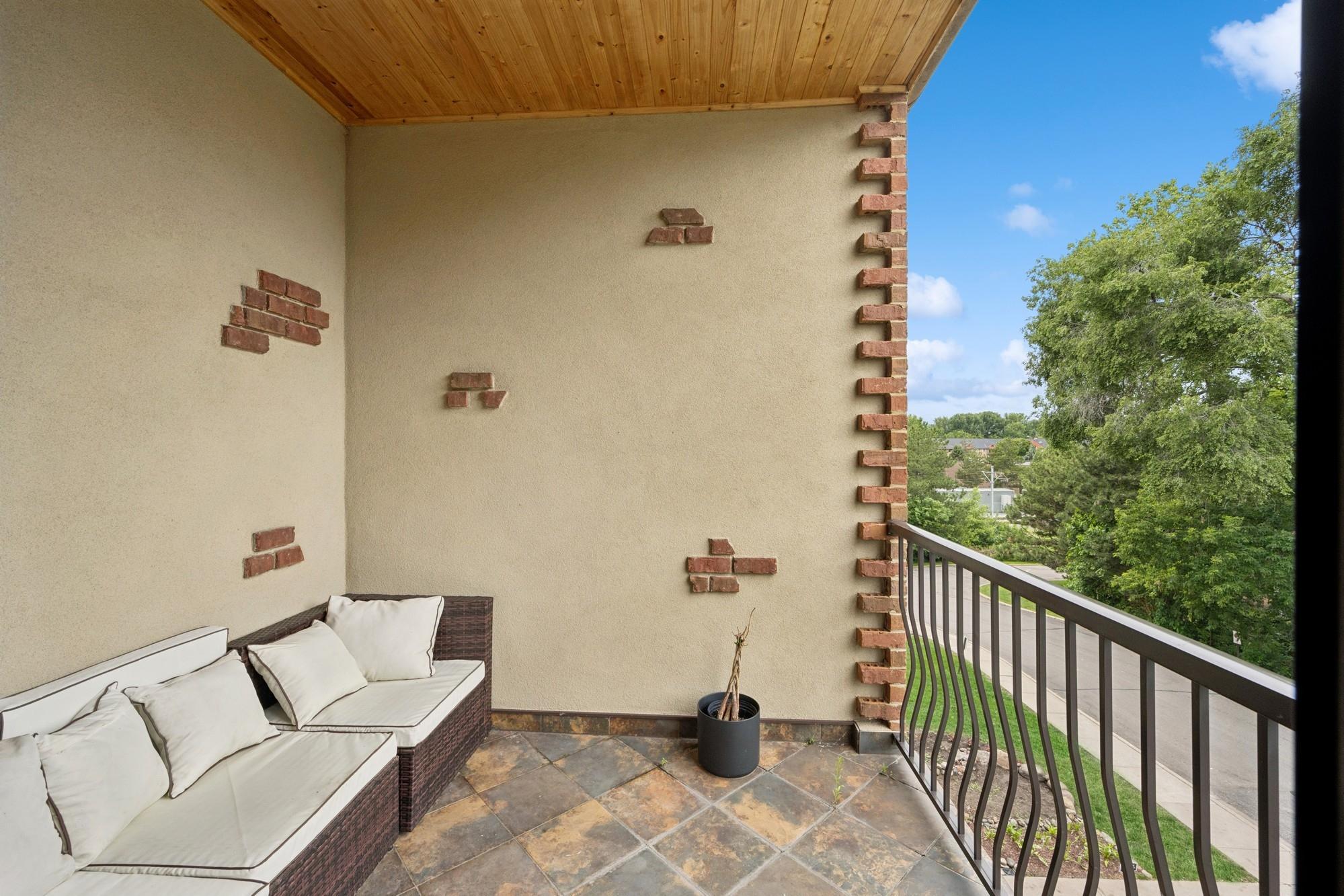 3125 Inglewood Avenue S Unit: 201