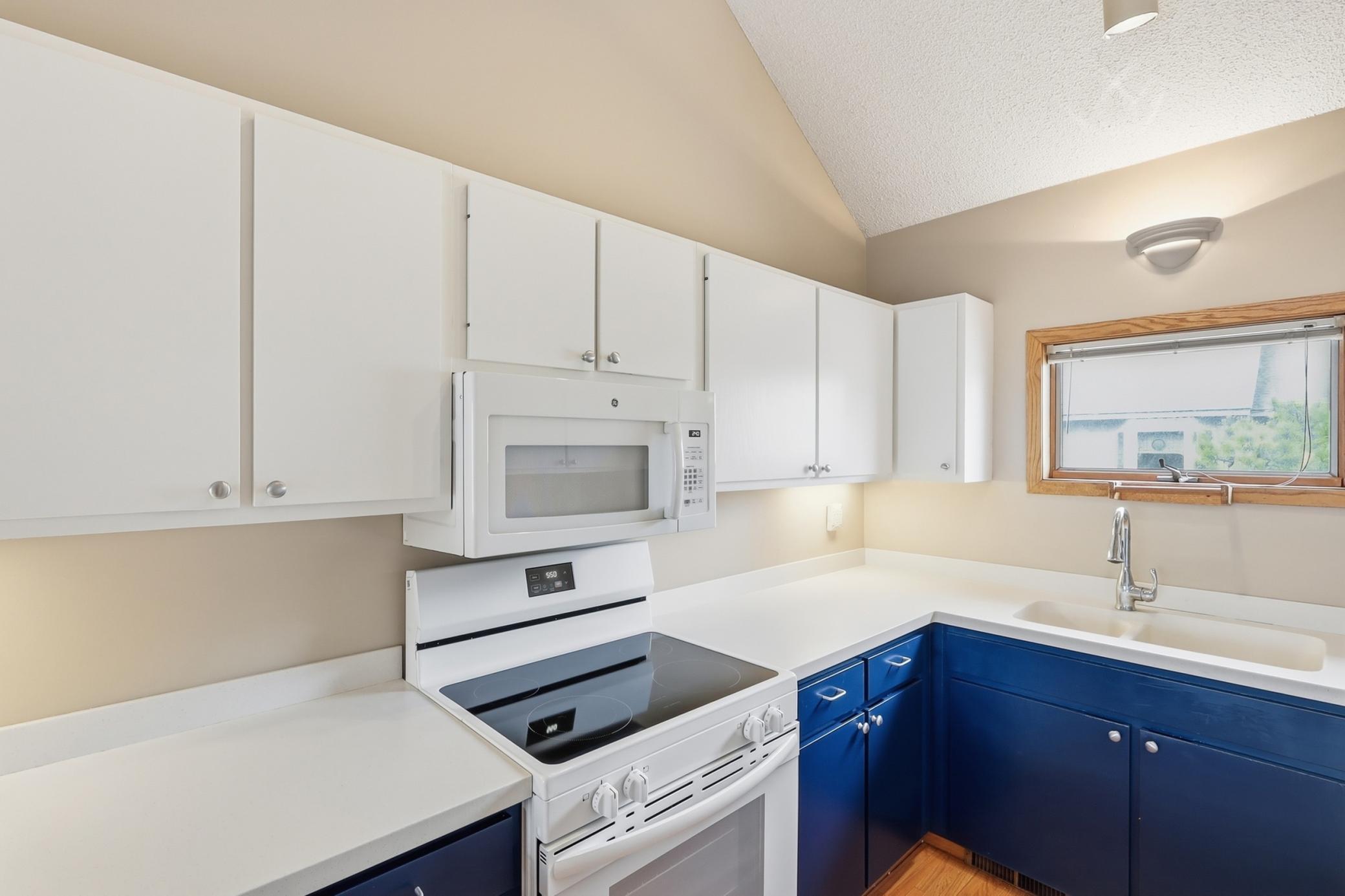 2868 Kenwood Isles Drive