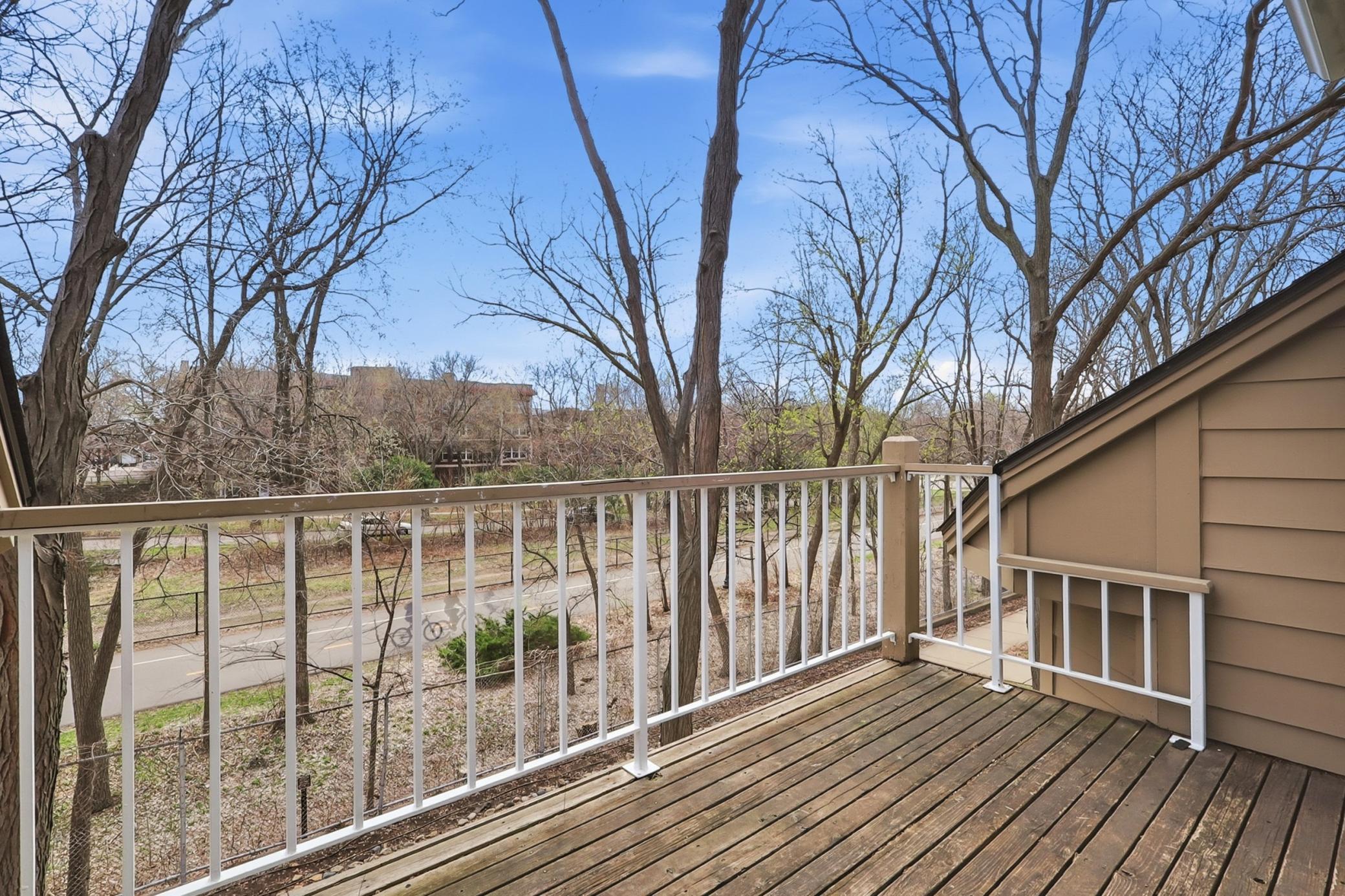 2868 Kenwood Isles Drive