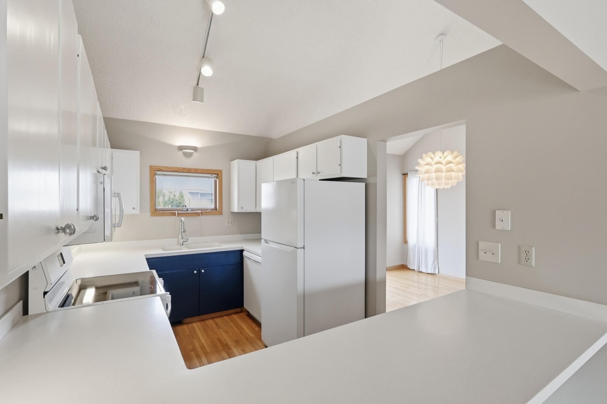 2868 Kenwood Isles Drive