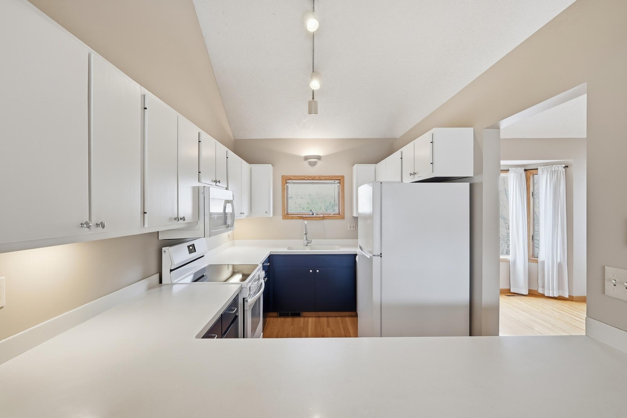 2868 Kenwood Isles Drive