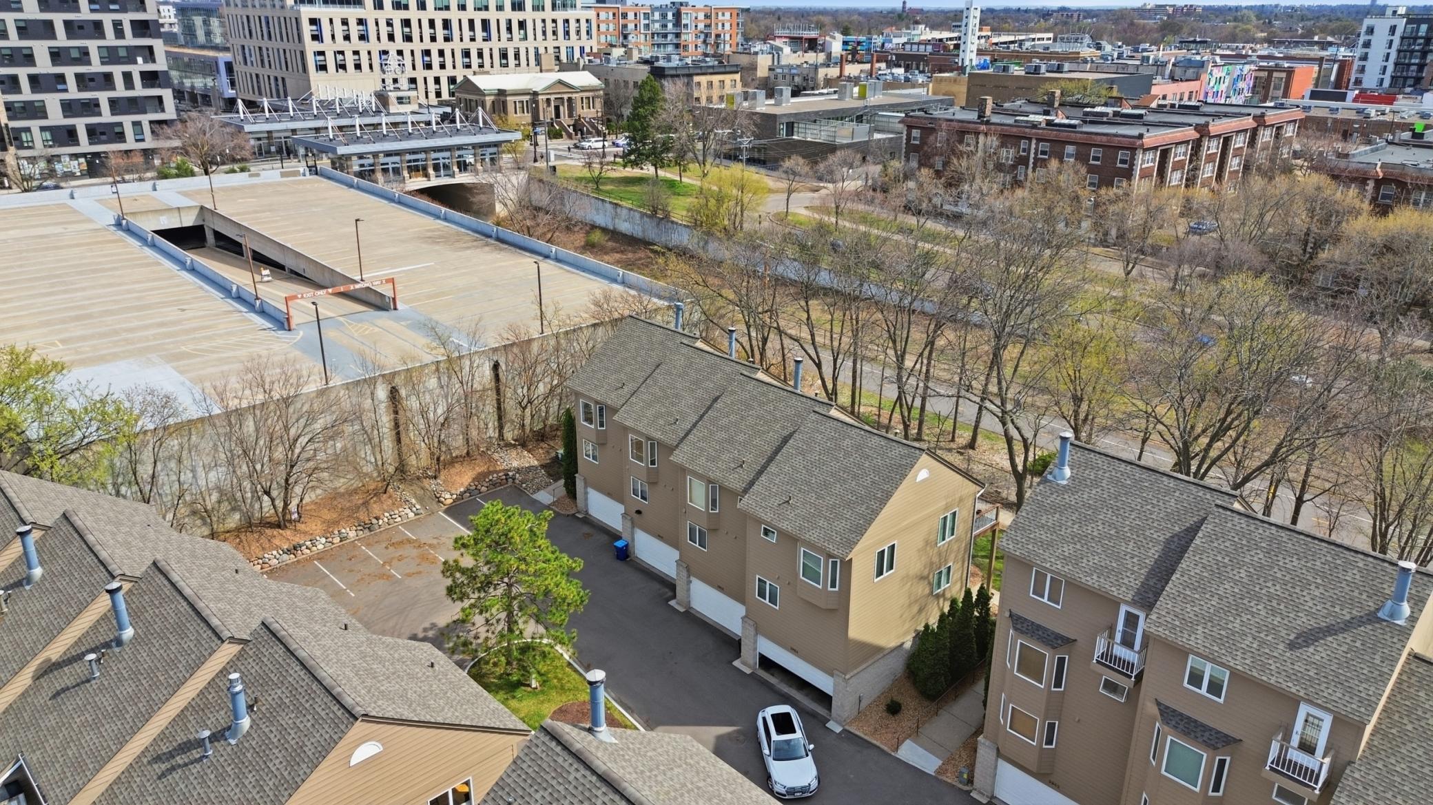 2868 Kenwood Isles Drive