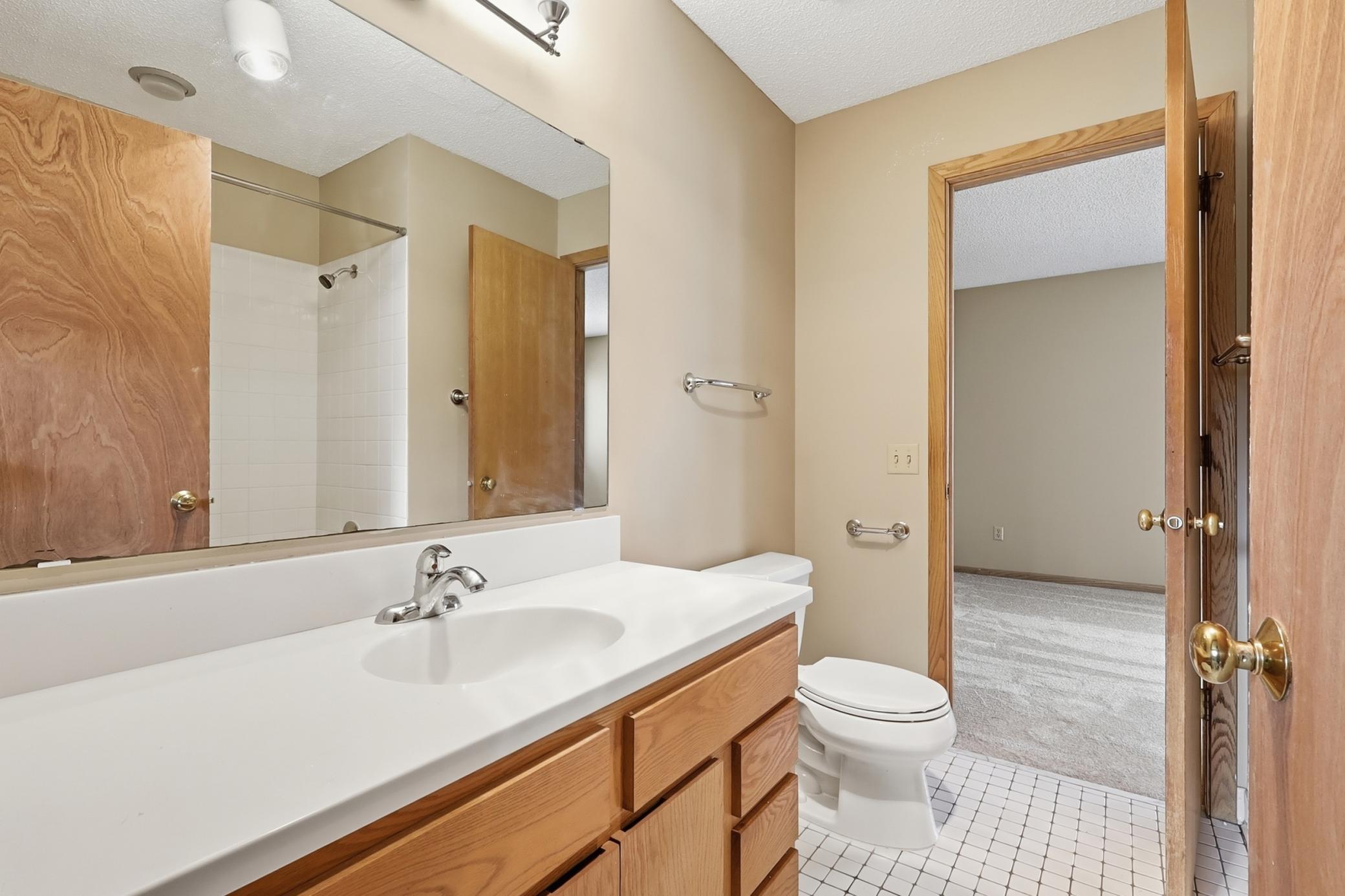 2868 Kenwood Isles Drive